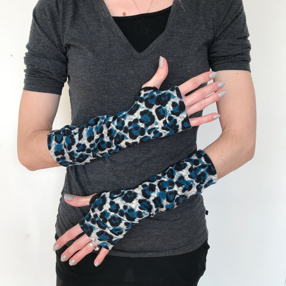 Trixy Xchange Blue Leopard Print Short Gloves - Picture 1 of 2